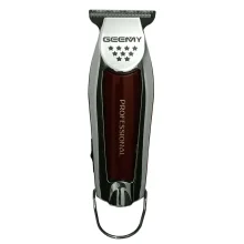 ماشین اصلاح موی سر و صورت جیمی مدل GM 855 با تیغه استیل ضد زنگ، باتری لیتیوم یون، دو سرعت موتور قابل تنظیم، منبع تغذیه برق و باتری قابل شارژ، همراه با 3 عدد شانه متحرک و طراحی ارگونومیک