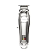 ماشین اصلاح موی سر و صورت پرومارون مدل RL706 با تیغه کروم و استیل ضدزنگ، باتری 600mAh، نمایشگر دیجیتال، قابلیت اصلاح صفر، شانه متحرک 2 تا 4 میلی‌متر، طراحی ارگونومیک و مقاوم در برابر ضربه، شارژ سریع 50 دقیقه‌ای و منبع انرژی باتری قابل شارژ